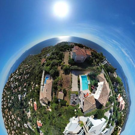 לס איסאמברה Goonie Lodge מראה חיצוני תמונה