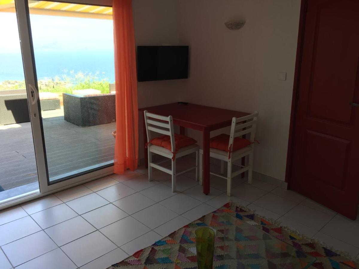לס איסאמברה Goonie Lodge מראה חיצוני תמונה